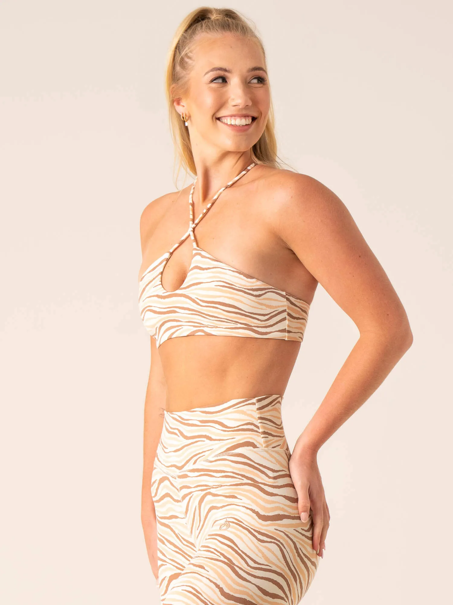Thermoregulating Fibers Seamless Shape Unstoppable Sports Bra - Vanilla Zebra
