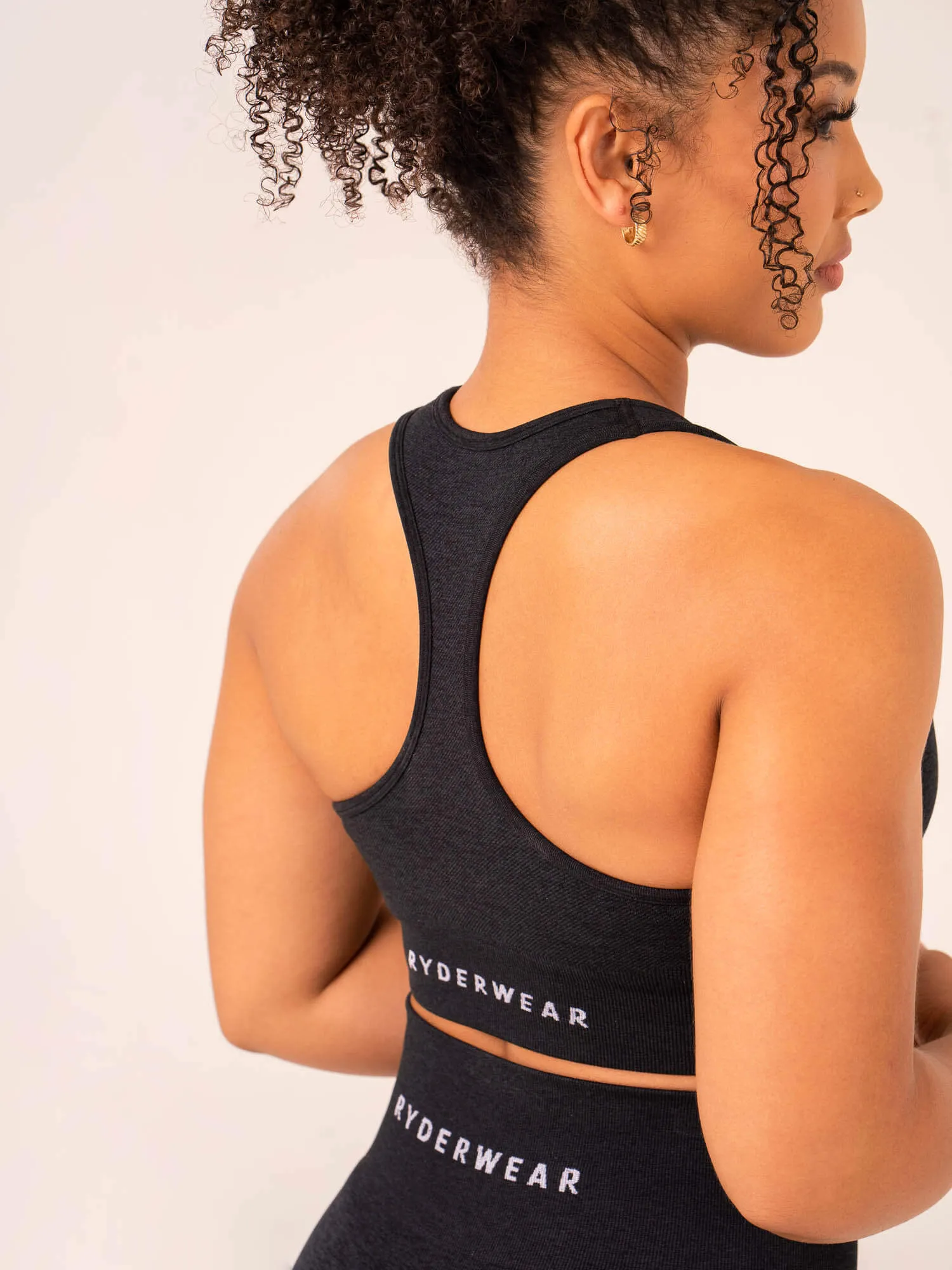 Contour Seamless Sports Bra - Black Marl Green fitness wear