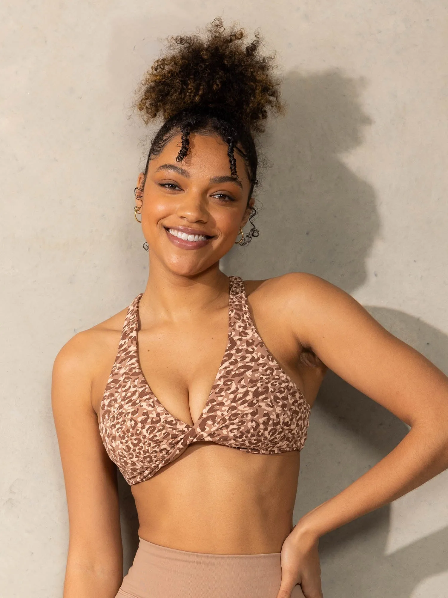 Momentum Twist Sports Bra - Mocha Leopard Supportive Side