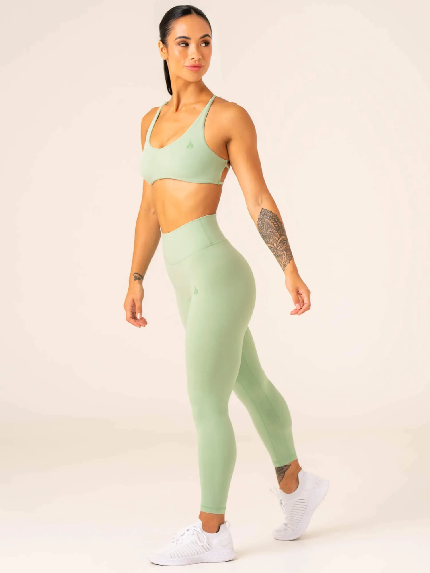 Cardio workouts NKD Embody Sports Crop - Pistachio