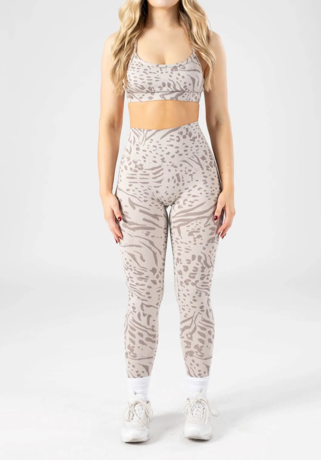 Reluna Original Sculptseam? Legging Snow Leopard Breathable Design Minimalist Style Holiday Outfit