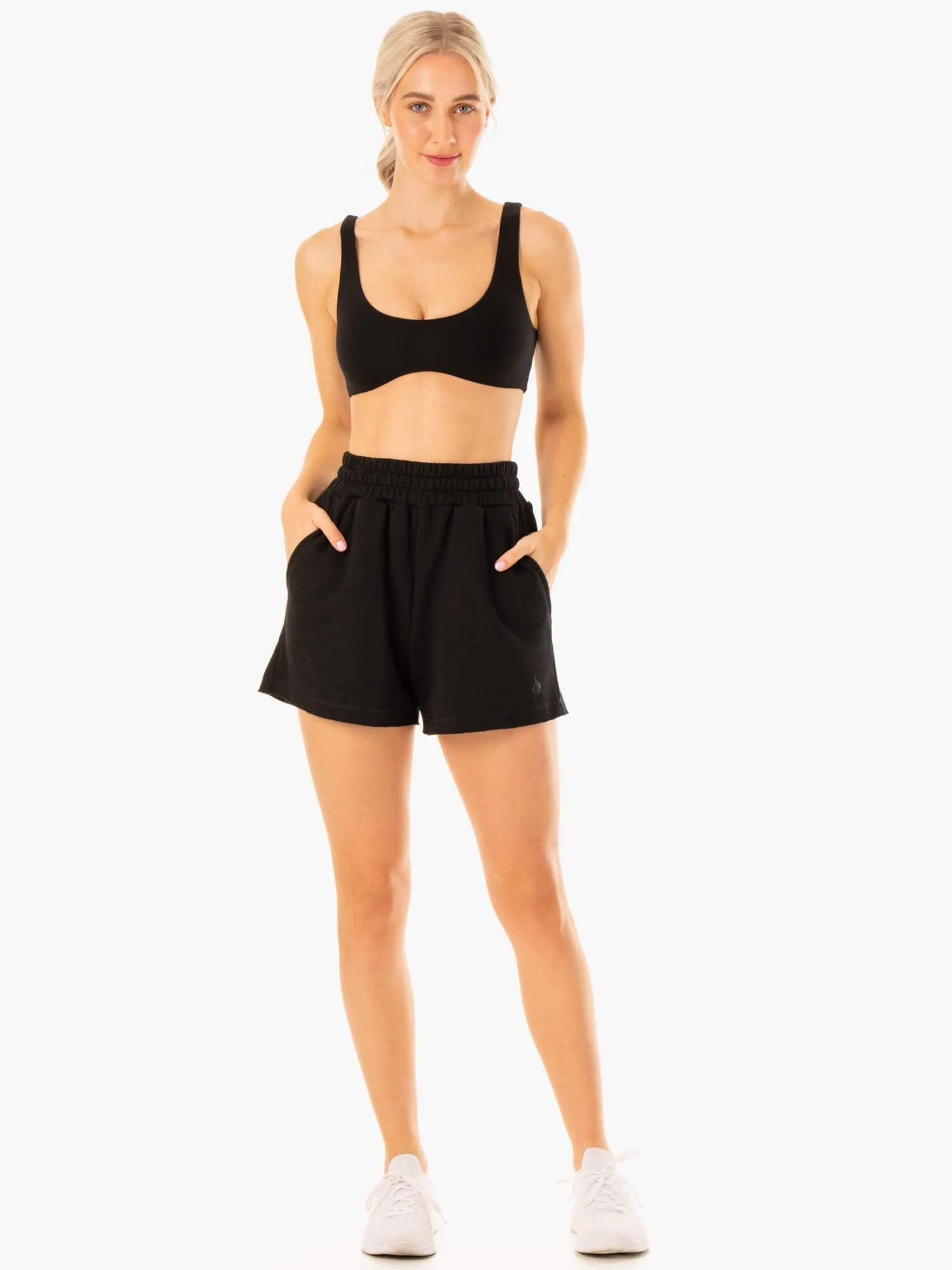 Shock-absorbing Collared Elevate Lounge Bra - Black