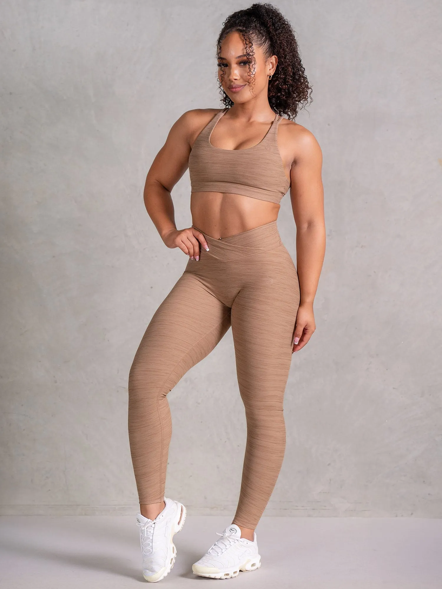 Icon Scoop Neck Sports Bra - Mocha Marl Piped edges