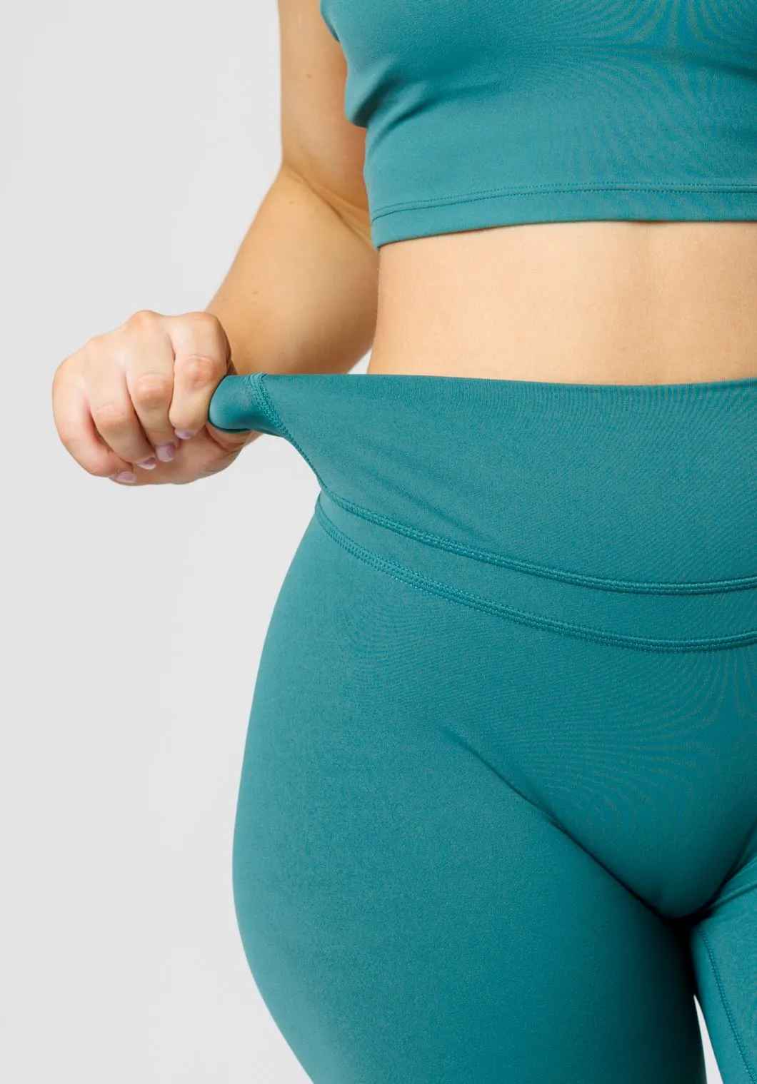 RecStretch? Levitate Sculptseam? Plus Legging Cyber Light Weight