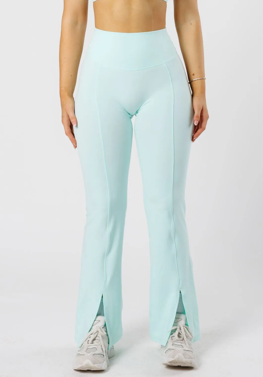 Non See Camping Gear Reluna? Front Slit Sculptseam? Flare Leggings 31" Pale Jade