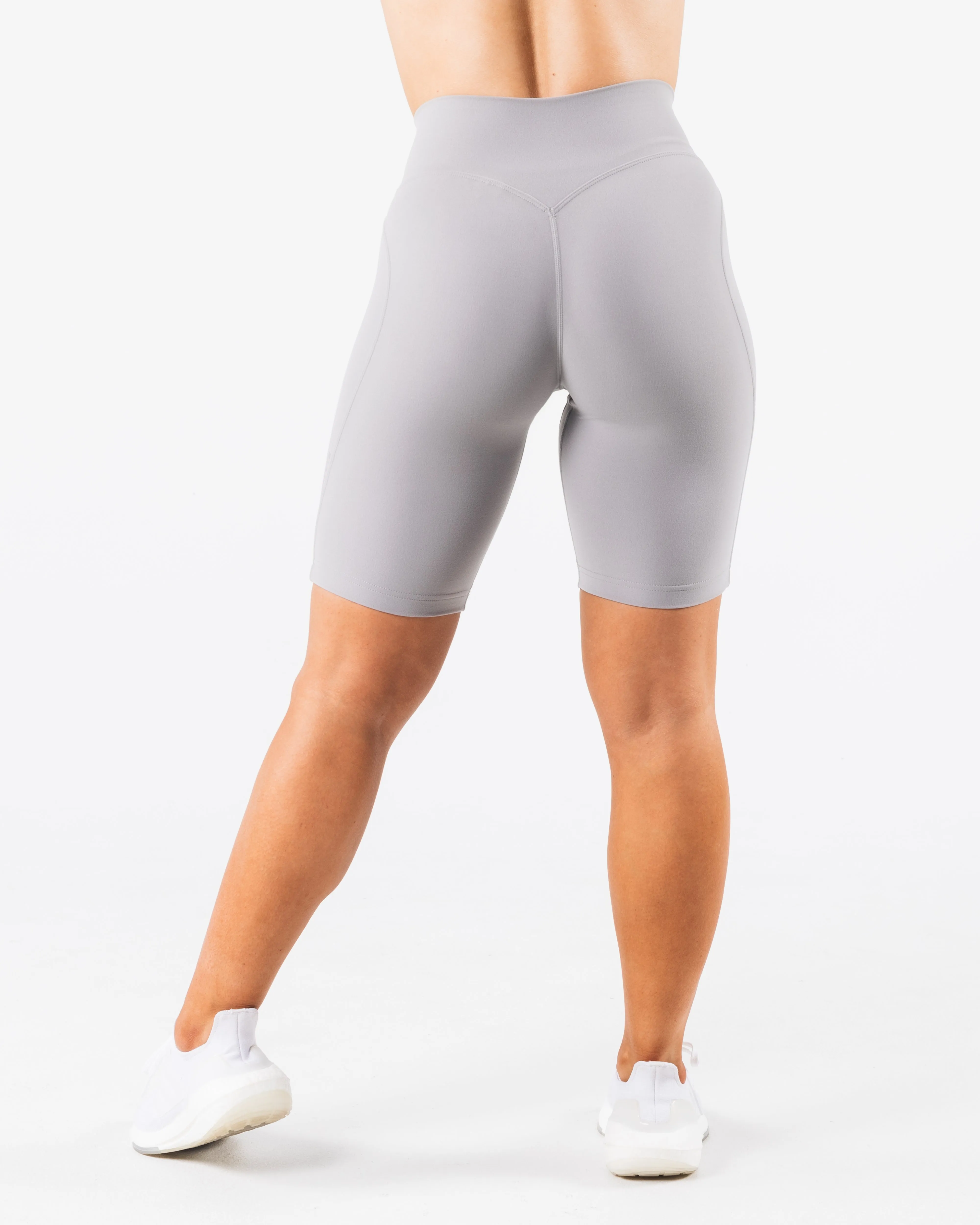Aura Short 9" - Smoke Weekend Wear Comfy Look