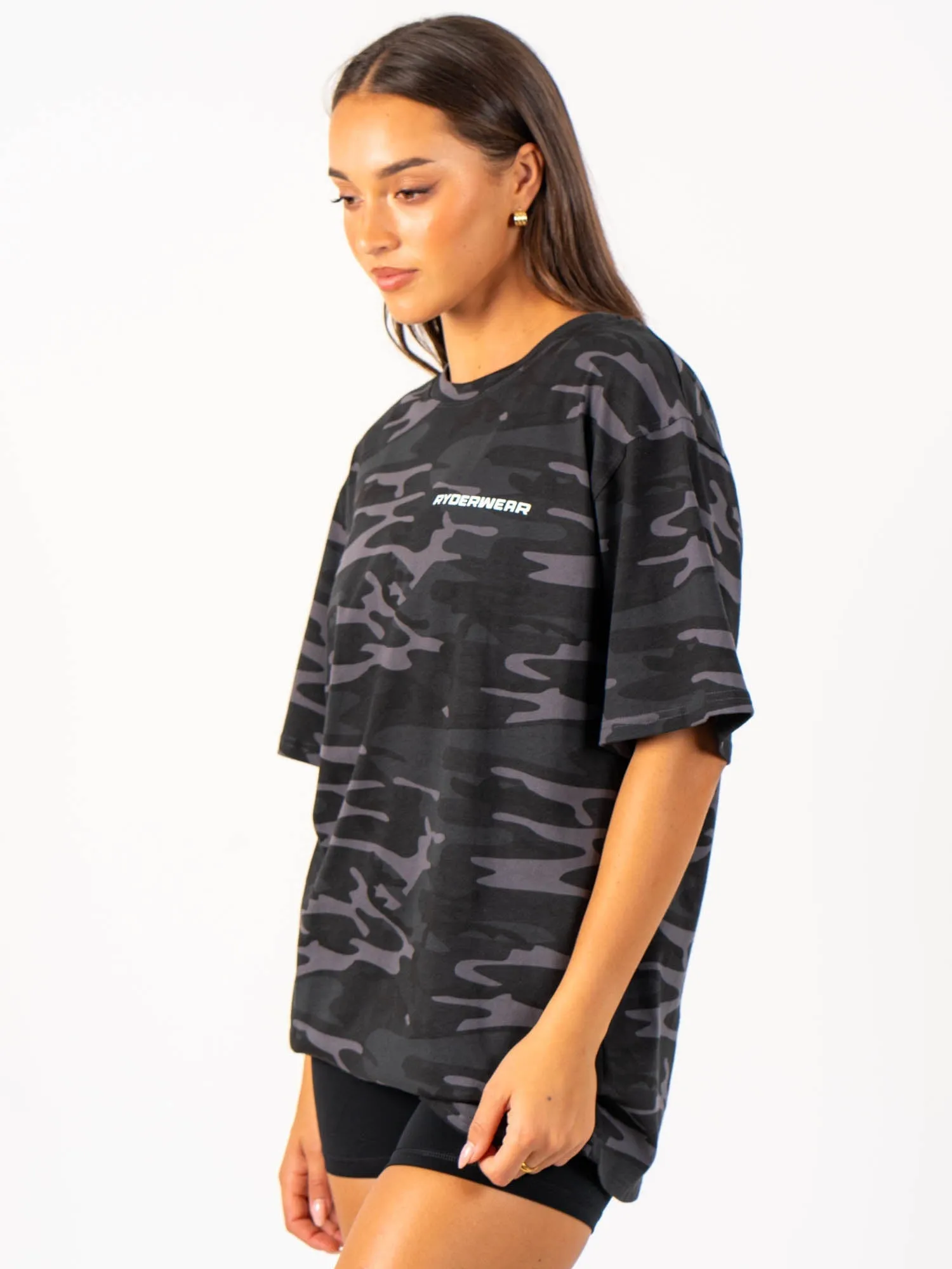 Slim fit sleekness Energy Oversized T-Shirt - Black Camo