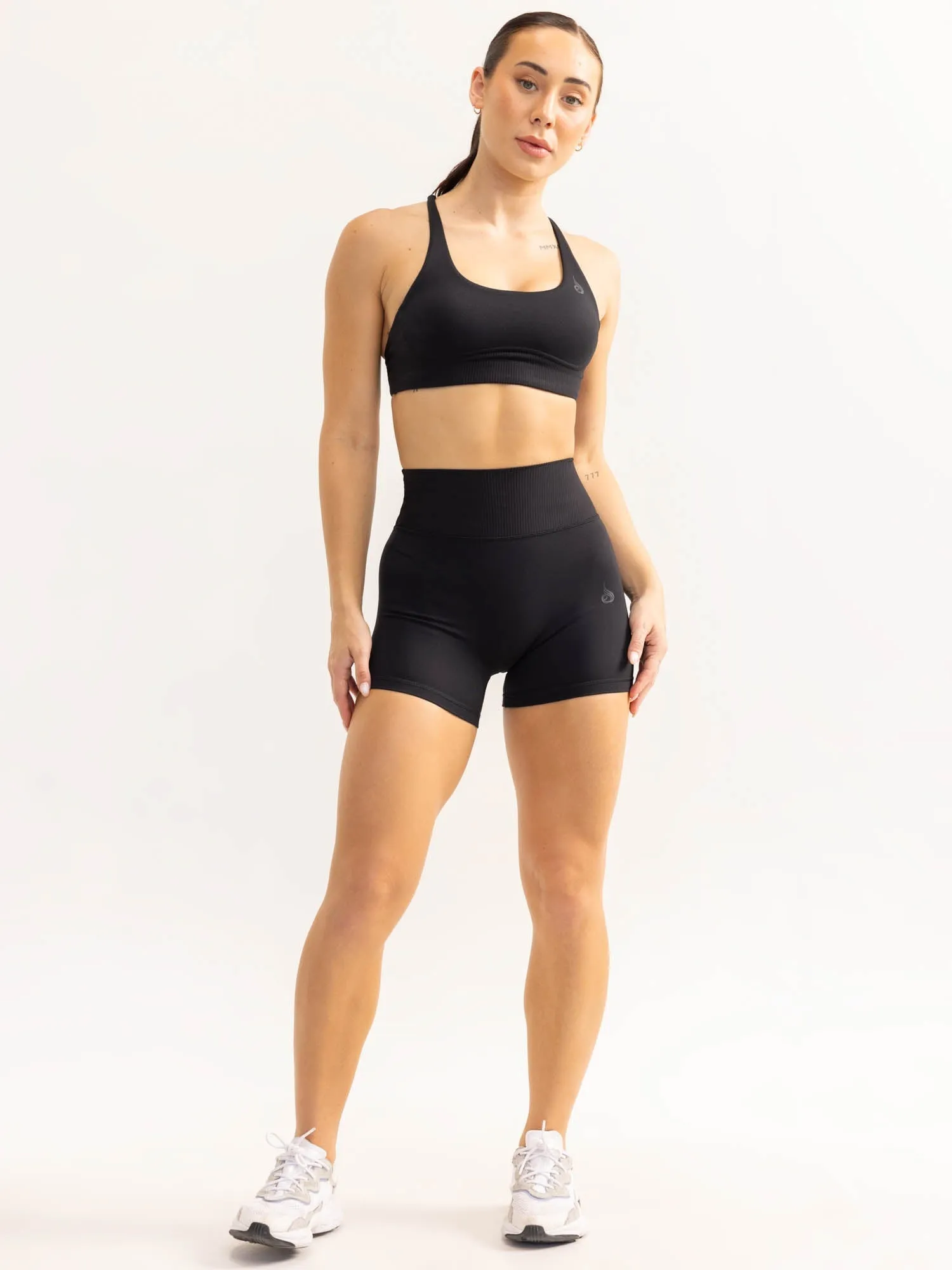 Comfort during sports Activate Scoop Neck Sports Bra - Black