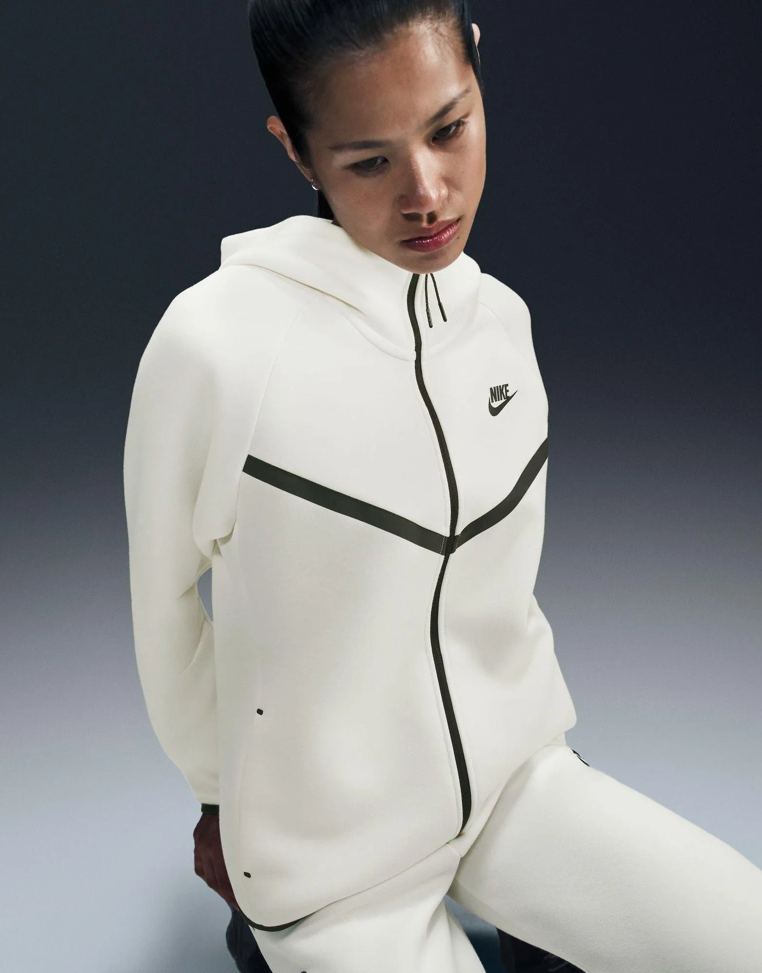 Satin Lining ?'?? ????'?? Tech Fleece Windrunner | ????