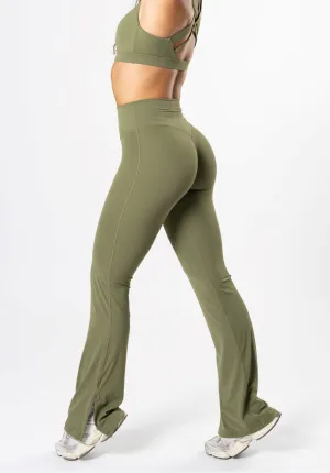 Silky feel Max Comfort RecStretch Original Sculptseam? Plus Flare Legging 34" Olive