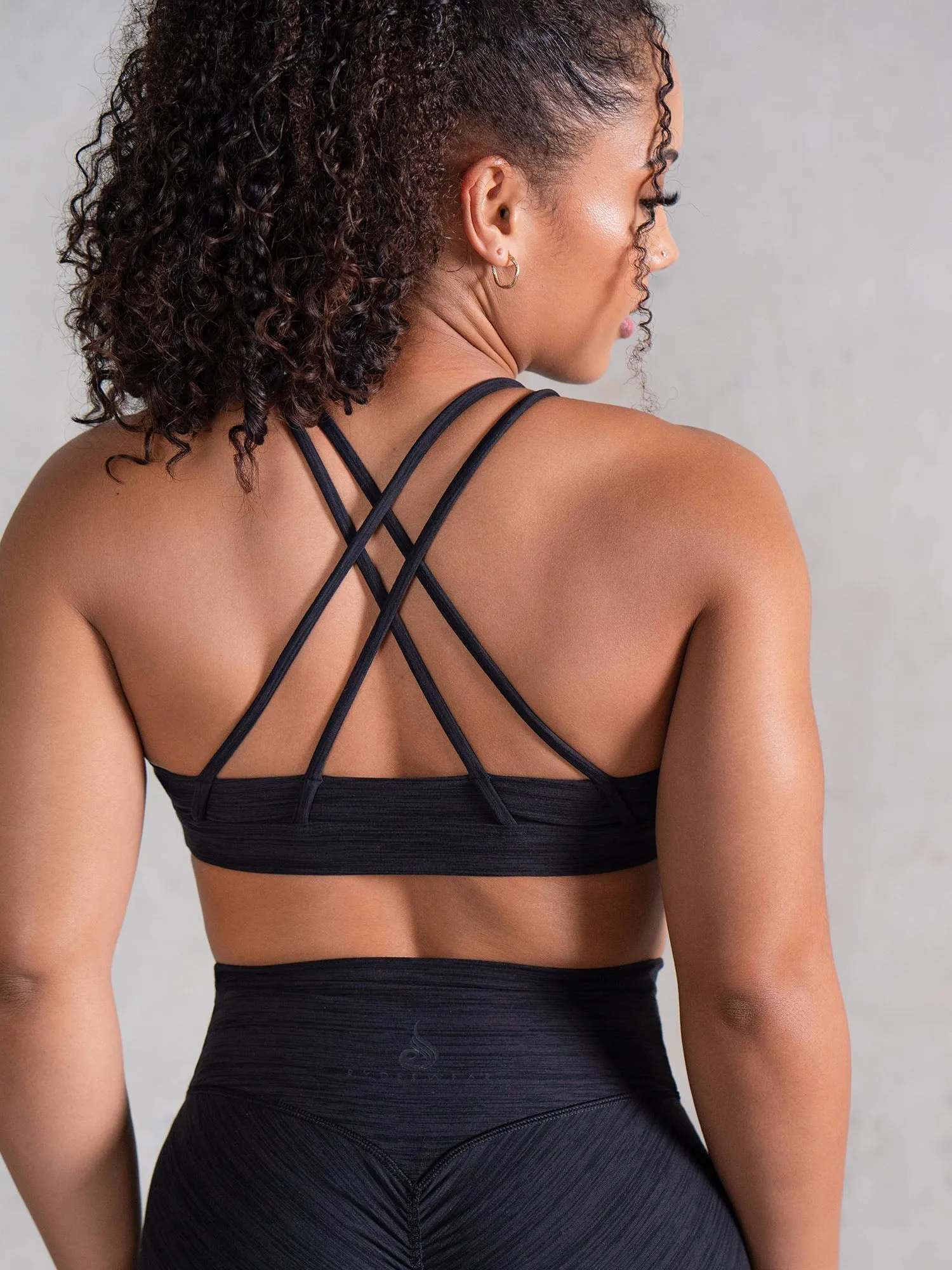 Icon Scoop Neck Sports Bra - Black Marl Windproof seams Flex Foam Inserts