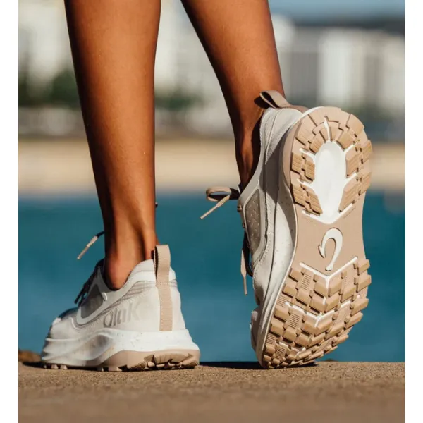 solid - color Olukai Women's Makiki Lava White Sand