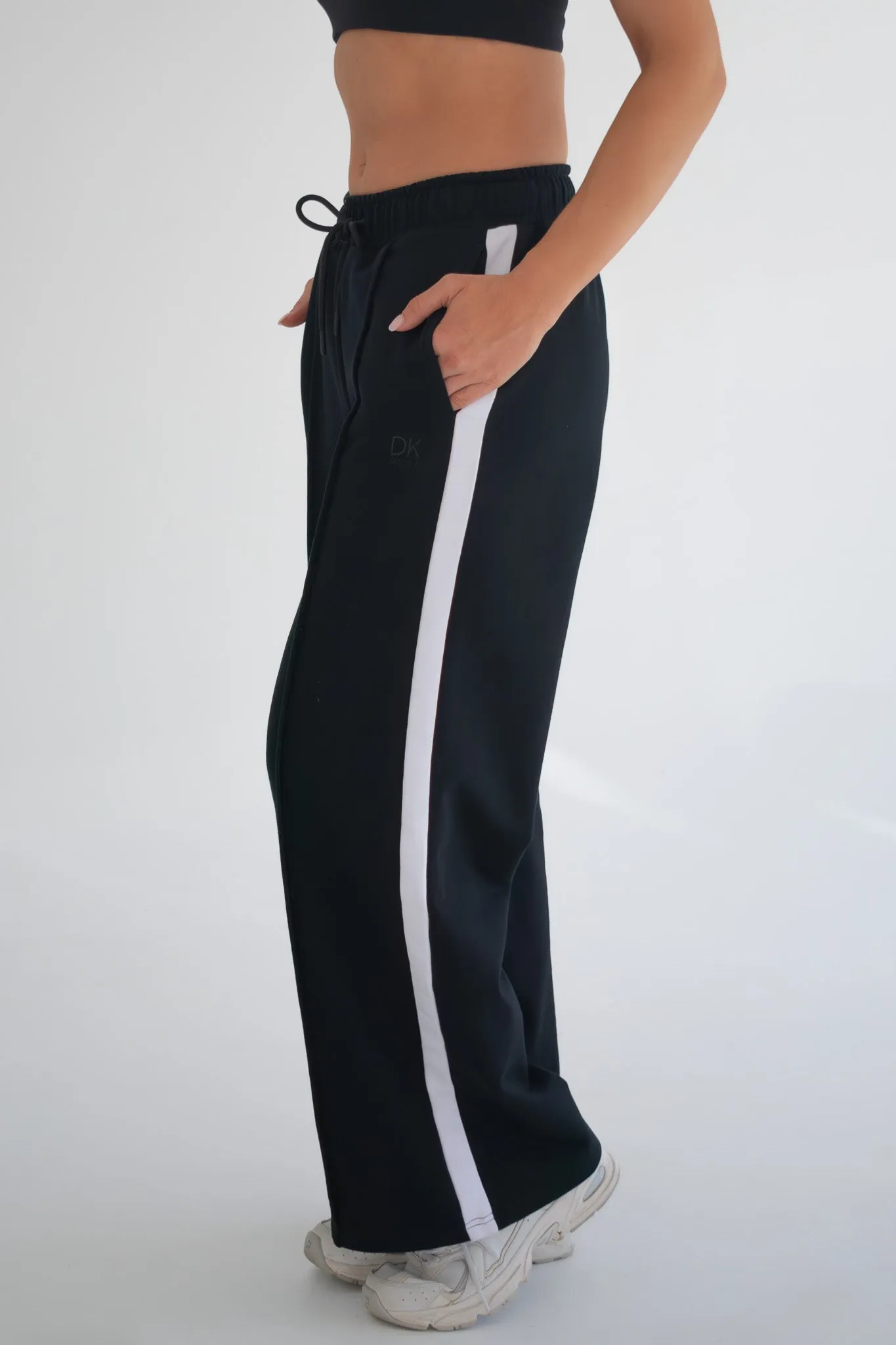 Essence Pant Athlete Shorts