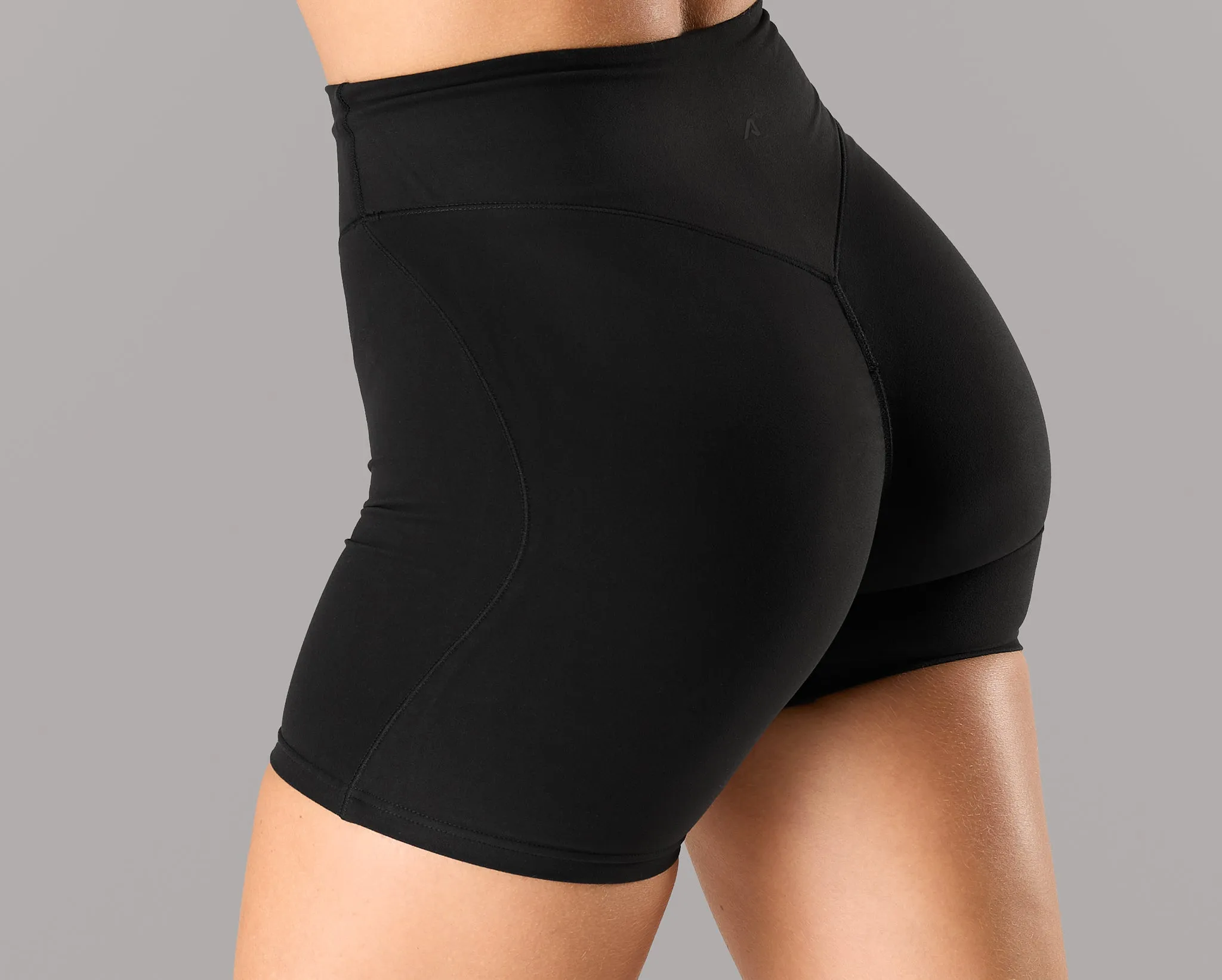 Everyday Elevate Short - Black Preppy Style