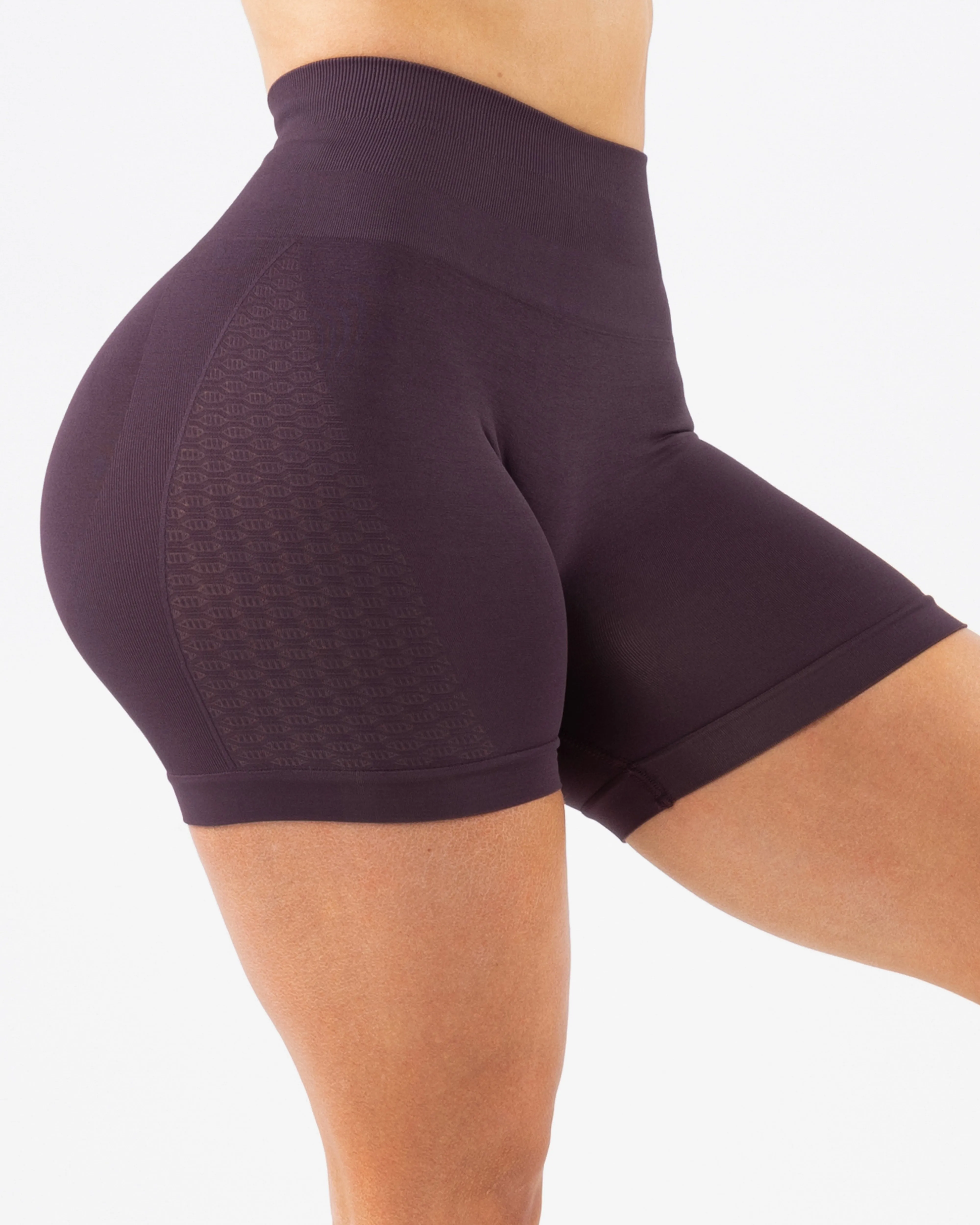 Durable Weave Wind Resistant Panels Amplify Contour Short 5" - Black Garnet