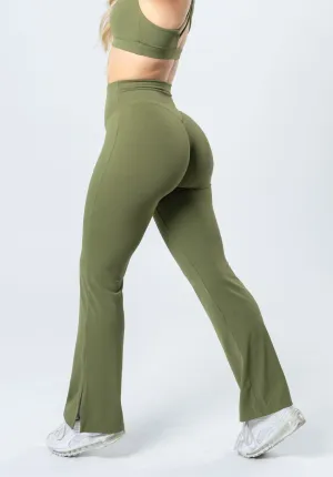 Sporty Comfort Wear RecStretch Original Sculptseam? Plus Flare Legging 31" Olive