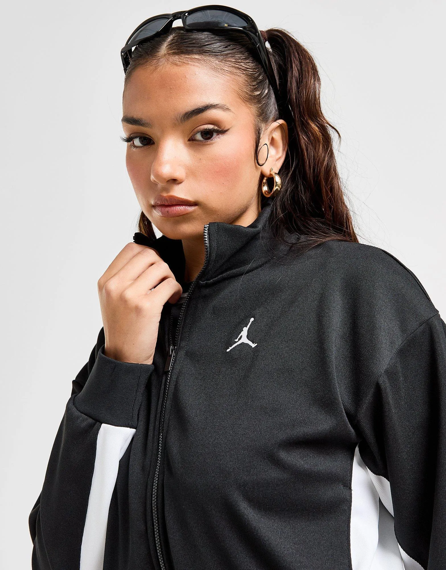 ?'?? ???? ???? Core | ???? Minimalist Style goes with sneakers