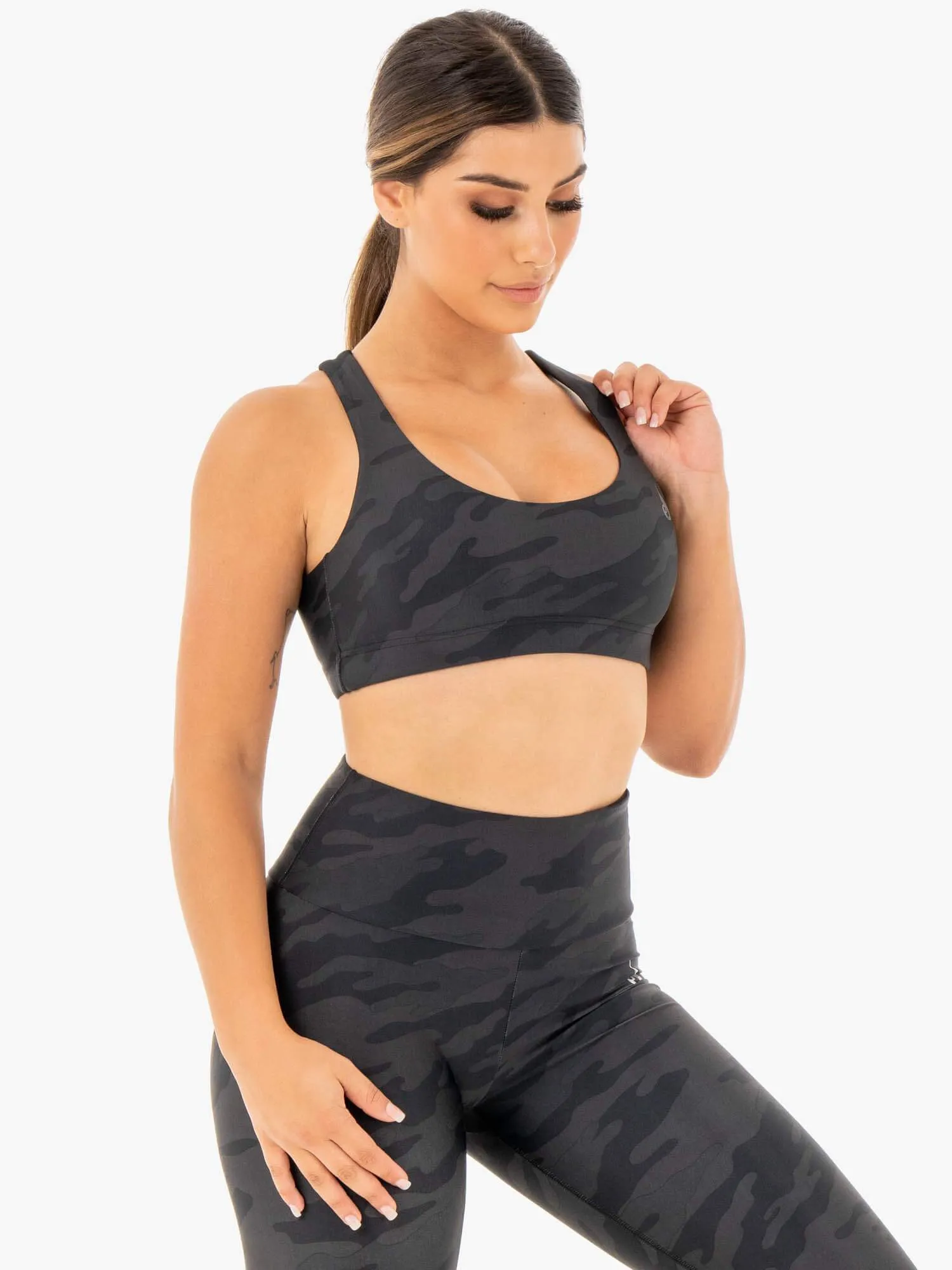 Hemmed edges Halter neck Camo Sports Bra - Black Camo